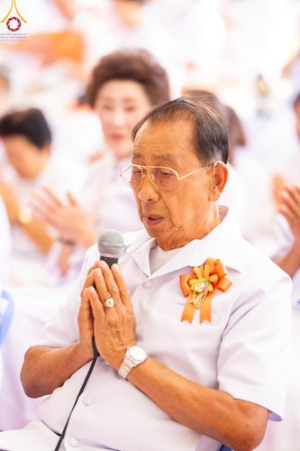 ภาพ No.196744:พิธีทอดผ้าป่าทำนุบำรุงศาสนสถาน ณ วัดสิงห์ ต.บางคูเวียง อ.บางกรวย จ.นนทบุรี ในโครงการธรรมยาตรา กตัญญูบูชา มหาปูชนียาจารย์ พระมงคลเทพมุนี(สด จนฺทสโร) พระผู้ปราบมาร อนุสรณ์สถาน 7 แห่ง ปีที่ 13 วันที่ 17 มกราคม พ.ศ. 2568