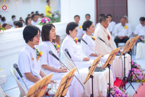 ภาพ No.197669:พิธีตักบาตรพระธรรมยาตรา ณ อนุสรณ์สถานลำดับที่ 4 สถานที่เกิดด้วยกายธรรม วัดโบสถ์(บน) ต.บางคูเวียง จ.นนทบุรี ในโครงการธรรมยาตรา กตัญญูบูชา มหาปูชนียาจารย์ พระมงคลเทพมุนี(สด จนฺทสโร) พระผู้ปราบมาร อนุสรณ์สถาน 7 แห่ง ปีที่ 13 วันที่ 19 มกราคม พ.ศ. 2568