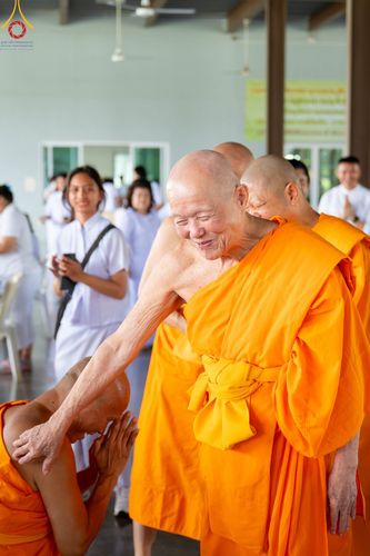 ภาพ No.87127:พิธีทักษิณานุปทานแด่บรรพชนตระกูลผ่องสวัสดิ์ และหมู่ญาติที่ล่วงลับไปแล้ว ณ มหาเจดีย์ทัตตชีโว ศูนย์อบรมเยาวชนกาญจนบุรี วันที่ 31 สิงหาคม พ.ศ. 2566