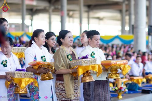 ภาพ No.100071:พิธีทอดผ้าป่า เมียนมาร์ และพิธีสวดธรรมจักร ครั้งที่ 5 ประจำปี พ.ศ. 2566 วันอาทิตย์ที่ 3 ธันวาคม พ.ศ. 2566