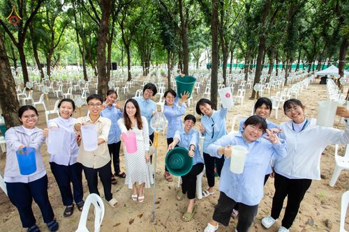 ภาพ No.88722:คณะสงฆ์ เจ้าหน้าที่ และสาธุชน ทุ่มเทแรงกายแรงใจเตรียมงาน เพื่องานวันครูผู้ค้นพบวิชชาธรรมกาย ตั้งแต่วันที่ 20 กันยายน พ.ศ. 2566