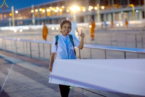 ภาพ No.218486:วันที่ 15 - 18 เมษายน พ.ศ. 2568 การเตรียมภาชนะสำหรับถวายภัตตาหาร , การจัดโต๊ะเก้าอี้ในลานธรรม , การแพ็คพัสดุงานต้อนรับ เพื่องานวันคุ้มครองโลก 22 เมษายน พ.ศ.2568 วัดพระธรรมกาย