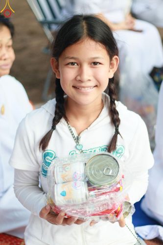 ภาพ No.107566:พิธีตักบาตรพระธรรมยาตราฯ ในโครงการธรรมยาตรากตัญญูบูชา มหาปูชนียาจารย์ พระมงคลเทพมุนี(สด จนฺทสโร) พระผู้ปราบมาร ปีที่ 12 ณ อนุสรณ์สถานมหาวิหารพระมงคลเทพมุนี อ.สองพี่น้อง จ.สุพรรณบุรี วันที่ 7 มกราคม พ.ศ. 2567