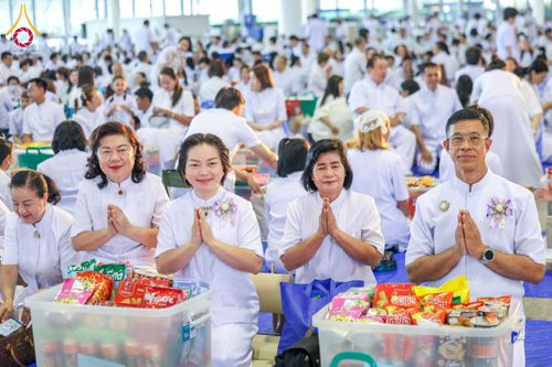 ภาพ No.209362:วันอาทิตย์ที่ 2 มีนาคม พ.ศ. 2568 พิธีตักบาตร ข้าวสารอาหารแห้ง ณ บ้านแก้วเรือนทองคุณยายฯ สภาธรรมกายสากล วัดพระธรรมกาย