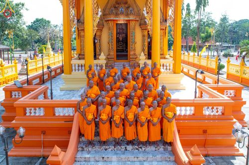 ภาพ No.101367:พิธีบรรพชาธรรมทายาท ในโครงการอุปสมบทบูชาธรรม มหาปูชนียาจารย์ พ.ศ. 2566 ณ วัดท่าสุวรรณ จ.ราชบุรี วันที่ 6 ธันวาคม พ.ศ. 2566