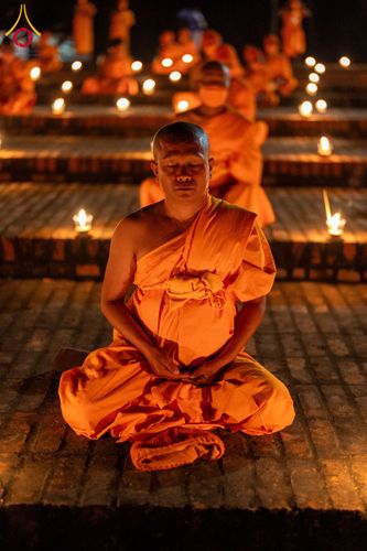 ภาพ No.130651:พิธีจุดโคมประทีปถวายเป็นพุทธบูชา ในโครงการบรรพชา 1,250 รูป ณ มหาวิหารมายาเทวี แดนประสูติ สวนลุมพินี ประเทศเนปาล วันที่ 9 มีนาคม พ.ศ. 2567