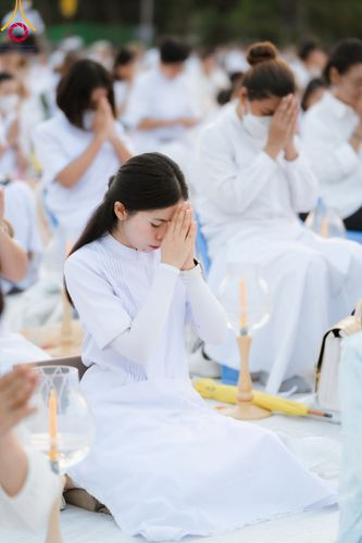 ภาพ No.109604:พิธีจุดประทีปถวายเป็นพุทธบูชา และบูชาธรรมมหาปูชนียาจารย์ วันที่ 10 มกราคม พ.ศ. 2567 ณ อนุสรณ์สถานคลองบางนางแท่น อ.สามพราน จ.นครปฐม
