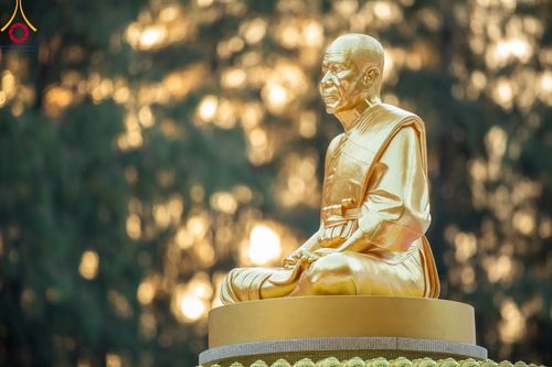 ภาพ No.107147:พิธีจุดประทีปถวายเป็นพุทธบูชา และบูชาธรรมมหาปูชนียาจารย์ ในโครงการธรรมยาตรากตัญญูบูชา มหาปูชนียาจารย์ พระมงคลเทพมุนี(สด จนฺทสโร) พระผู้ปราบมาร  อนุสรณ์สถาน 7 แห่ง ปีที่ 12  วันที่ 6 มกราคม พ.ศ. 2567 ณ อนุสรณ์สถานมหาวิหารพระมงคลเทพมุนี อ.สองพี่น้อง จ.สุพร