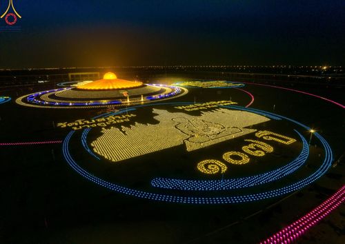 ภาพ No.154842:พิธีจุดประทีป, พิธีฉลองชัยสวดมนต์บทธัมมจักกัปปวัตนสูตร ณ มหารัตนวิหารคด วัดพระธรรมกาย วันอังคารที่ 17 กันยายน พ.ศ. 2567