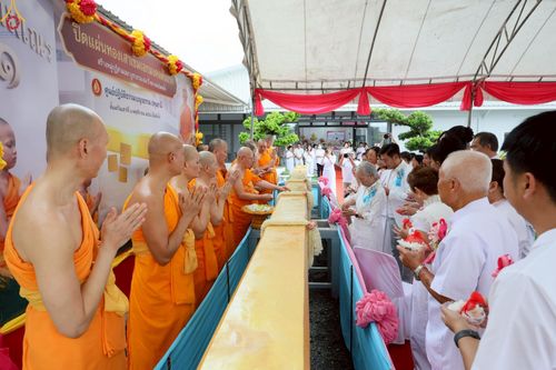 ภาพ No.272306:วันเสาร์ที่ 1 พฤศจิกายน พ.ศ. 2568 พิธีทอดกฐินสามัคคี สร้างกุฏิหมู่สามเณร ณ ศูนย์ปฏิบัติธรรมเบญจธรรม ปทุมธานี  ต.บ้านปทุม อ.สามโคก จ.ปทุมธานี