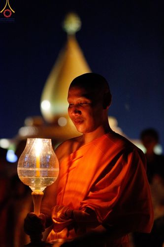 ภาพ No.129636:พิธีจุดประทีป 10,000 ดวง น้อมถวายเป็นพุทธบูชา ณ มหารัตนเจดีย์สิริปทุมสวรรค์ (เจดีย์อริยพุทธะ 5 พระองค์) ศูนย์ปฏิบัติธรรมภาคใต้ อ.บางกล่ำ จ.สงขลา  วันที่ 10 มีนาคม พ.ศ. 2567