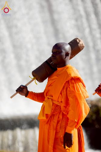 ภาพ No.232870:วันที่ 1 กรกฏาคม พ.ศ. 2568 Dhammayatra in South Africa 2025 ธรรมยาตราแอฟริกาใต้ — เส้นทางแห่งสติ สมาธิ และปัญญา ธรรมทายาทที่ได้อบรมโครงการบรรพชาอุปสมบทหมู่ครั้งที่ 2 ณ วัดพระธรรมกายโจฮันเนสเบิร์ก ประเทศแอฟริกาใต้