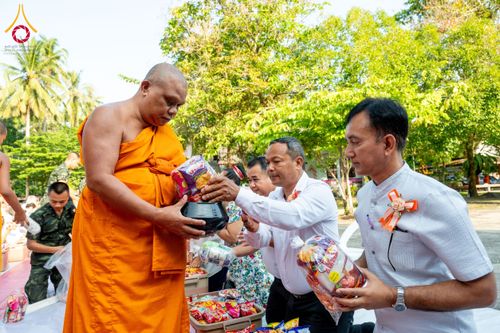 ภาพ No.208487:พิธีถวายสังฆทานแด่คณะสงฆ์ 323 วัด ปีที่ 21 ครั้งที่ 174 พิธีมอบกองทุนหนุนแรงใจช่วยครูใต้ ปีที่ 18 ครั้งที่ 138 และพิธีทำบุญอุทิศส่วนกุศลให้ผู้วายชนม์ ณ วัดบุณณาราม(วัดโคกงู) จ.นราธิวาส วันเสาร์ที่ 15 กุมภาพันธ์ พ.ศ.2568