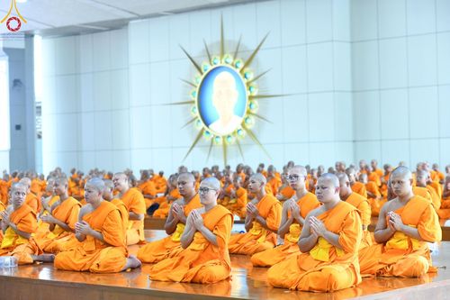 ภาพ No.169797:พิธีถวายภัตตาหารเมนูสวรรค์ "เพื่อการบรรลุธรรม" เนื่องในวันลอยกระทง (ขึ้น 15 ค่ำ เดือน 12) วันศุกร์ที่ 15 พฤศจิกายน พ.ศ. 2567 ณ หอฉันคุณยายอาจารย์ฯ วัดพระธรรมกาย