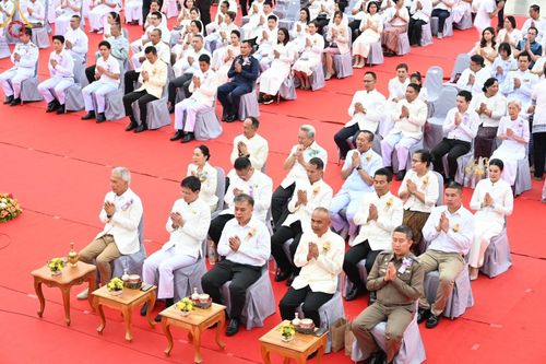 ภาพ No.126073:พิธีทำบุญเมืองนครราชสีมา ฉลอง 556 ปี ตักบาตรพระ 10,000 รูป ในวันเสาร์ที่ 2 มีนาคม พ.ศ.2567 ณ อนุสาวรีย์ท้าวสุรนารี จ.นครราชสีมา จัดโดย คณะสงฆ์จังหวัดนครราชสีมา ร่วมกับสำนักงานจังหวัดนครราชสีมา