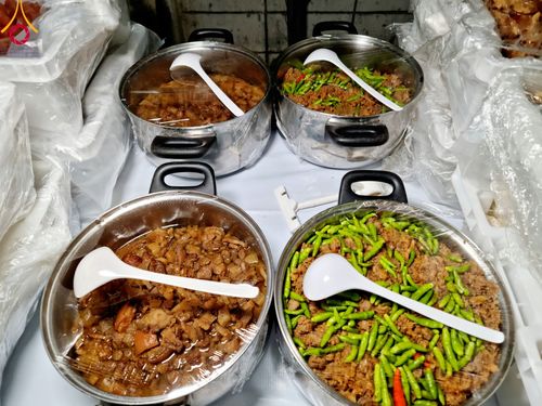 ภาพ No.113007:พิธีถวายภัตตาหารเป็นสังฆทาน แด่คณะพระธรรมยาตรา ปีที่ 12 วันที่ 16 มกราคม พ.ศ. 2567 ณ วัดโบสถ์(บน) บางคูเวียง จ.นนทบุรี