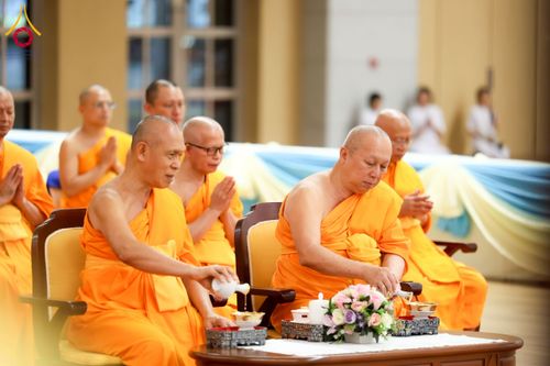 ภาพ No.232543:วันอาทิตย์ที่ 6 กรกฏาคม พ.ศ. 2568 พิธีมุทิตาสักการะพระครูสัญญาบัตร ปีพุทธศักราช 2568 ณ ห้องแก้วสารพัดนึก2 สภาธรรมกายสากล วัดพระธรรมกาย