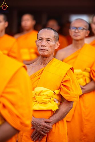 ภาพ No.201601:พิธีจุดประทีปถวายเป็นพุทธบูชา และบูชาธรรมมหาปูชนียาจารย์ ณ อาคารธรรมยาตรา กตัญญูบูชามหาปูชนียาจารย์ ตรงข้ามวัดปากน้ำภาษีเจริญ จ.กรุงเทพมหานคร ในโครงการธรรมยาตรา กตัญญูบูชา มหาปูชนียาจารย์ พระมงคลเทพมุนี(สด จนฺทสโร) พระผู้ปราบมาร อนุสรณ์สถาน 7 แห่ง