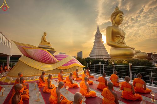 ภาพ No.119193:พิธีจุดประทีปถวายเป็นพุทธบูชา และบูชาธรรมมหาปูชนียาจารย์ พระมงคลเทพมุนี(สด จนฺทสโร) ในโครงการธรรมยาตราฯ วันที่ 26 มกราคม พ.ศ. 2567 ณ อาคารธรรมยาตรา กตัญญูบูชามหาปูชนียาจารย์ ตรงข้ามวัดปากน้ำภาษีเจริญ จ.กรุงเทพมหานคร