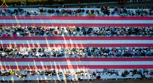 ภาพ No.187179:พิธีตักบาตรพระ ๕๐๐ รูป "สร้างบุญใหญ่ ส่งท้ายปีเก่า ต้อนรับปีใหม่ ๒๕๖๘" วันเสาร์ที่ ๒๘ ธันวาคม พ.ศ. ๒๕๖๗ ณ ถนนหน้าที่ว่าการอำเภอภูเรือ จังหวัดเลย