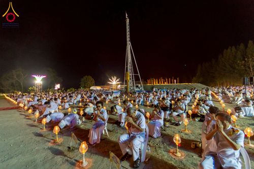 ภาพ No.275308:วันอาทิตย์ที่ 30 พฤศจิกายน พ.ศ. 2568 พิธีจุดประทีปถวายเป็นพุทธบูชา ณ ศูนย์ปฏิบัติธรรมระยอง (บ้านช่องลม)