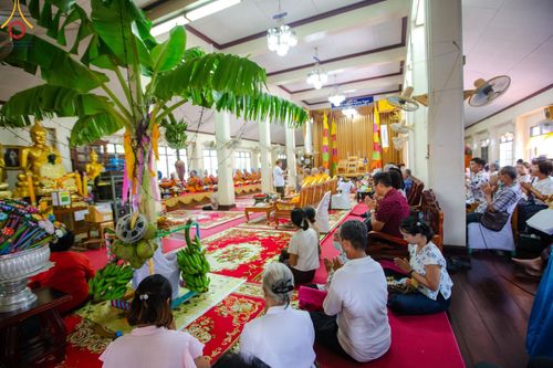 ภาพ No.165035:พิธีทอดกฐิน ณ วัดกลางเกาะระกำ ต.บ้านสร้าง อ.บางปะอิน จ.พระนครศรีอยุธยา ในโครงการกฐินสามัคคีทั่วไทย 30,000 วัด บูชาธรรม 80 ปี หลวงพ่อธัมมชโย โดยคณะศิษยานุศิษย์วัดพระธรรมกาย วันที่ 20 ตุลาคม พ.ศ. 2567