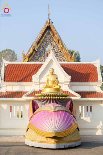 ภาพ No.297420:วันที่ 15 มกราคม พ.ศ.2569 พระธรรมยาตราปฏิบัติธรรมและถ่ายภาพหมู่ประวัติศาสตร์ อนุสรณ์สถานลำดับที่ 4 สถานที่เกิดด้วยกายธรรม  ณ วัดโบสถ์บน ต.บางคูเวียง จ.นนทบุรี ในโครงการธรรมยาตรา กตัญญูบูชา มหาปูชนียาจารย์ พระมงคลเทพมุนี(สด จนฺทสโร) พระผู้ปราบมาร อนุสรณ์ส