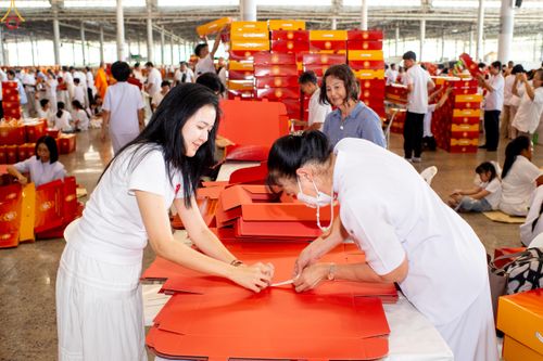 ภาพ No.320517:วันที่ 10 เมษายน พ.ศ.2569 การเตรียมกล่องไทยธรรม เพื่องานถวายมหาสังฆทาน 40,000 กว่าวัดทั่วประเทศ วันคุ้มครองโลก 22 เมษายน พ.ศ.2569 วัดพระธรรมกาย