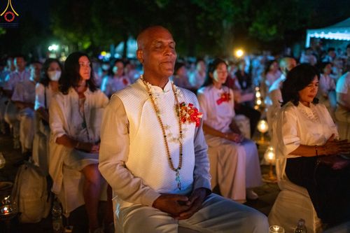 ภาพ No.82016:พิธีจุดวิสาขประทีป 22,000 ดวงและโคมลอย 3,000 ดวง ( Festival  lampion Vesak Indonesia) ณ มหาเจดียบรมพุทโธ อินโดนีเซีย  วันอาทิตย์ที่ 4 มิ.ย. พ.ศ.2566