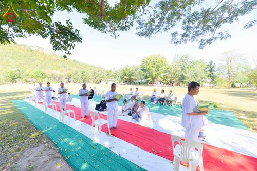 ภาพ No.285123:วันเสาร์ที่ 6 ธันวาคม พ.ศ.2568  พิธีอุปสมบทธรรมทายาท โครงการบรรพชาอุปสมบทหมู่  รุ่นบูชาธรรมมหาปูชนียาจารย์ ประจำปี 2568 ศูนย์ปฏิบัติธรรมและศูนย์อบรมเยาวชนเพชรบุรี อ.ท่ายาง จ.เพชรบุรี ณ วัดศีลคุณาราม อ.เขาย้อย เพชรบุรี