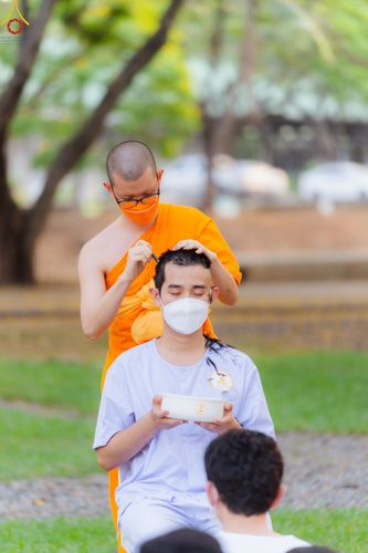 ภาพ No.80108:พิธีตัดปอยผมและปลงผมนาคธรรมทายาท โครงการอุปสมบทหมู่ธรรมทายาท พุทธศาสตร์สากลรุ่นที่ 7 (ภาคฤดูร้อน) วันอาทิตย์ที่ 9 เมษายน พ.ศ.2566