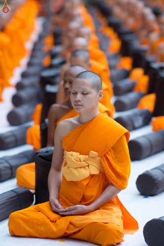 ภาพ No.288415:วันที่ 4 มกราคม พ.ศ. 2569 พระธรรมยาตราปฏิบัติธรรม และถ่ายภาพหมู่ประวัติศาสตร์ ในโครงการธรรมยาตรา กตัญญูบูชา มหาปูชนียาจารย์ พระมงคลเทพมุนี(สด จนฺทสโร) พระผู้ปราบมาร อนุสรณ์สถาน 7 แห่ง ปีที่ 14 ณ อนุสรณ์สถานมหาวิหารพระมงคลเทพมุนี (โลตัสแลนด์) อ.สองพี่น้อง