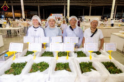 ภาพ No.305485:วันที่ 29 มกราคม พ.ศ. 2569 พิธีถวายภัตตาหารเป็นสังฆทาน แด่พระธรรมยาตรา ณ วัดพระธรรมกาย  จังหวัดปทุมธานี ในโครงการธรรมยาตรา กตัญญูบูชา มหาปูชนียาจารย์ พระมงคลเทพมุนี(สด จนฺทสโร) พระผู้ปราบมาร อนุสรณ์สถาน 7 แห่ง ปีที่ 14