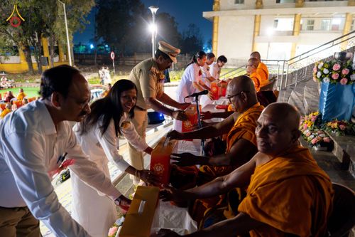 ภาพ No.321705:วันที่ 12 เมษายน พ.ศ.2569 วัดพระธรรมกาย ร่วมกับพุทธสภาแห่งอินเดีย ถวายมหาสังฆทาน 135 วัด ดร.ภีมราว รามชี อัมเบดการ์ (Dr. B.R. Ambedkar) รัฐบุรุษผู้ฟื้นฟูพระพุทธศาสนา ณ วัดพุทธสันติวันธรรมชัย เมืองนาคปูร์ รัฐมหาราษฏระ สาธารณรัฐอินเดีย
