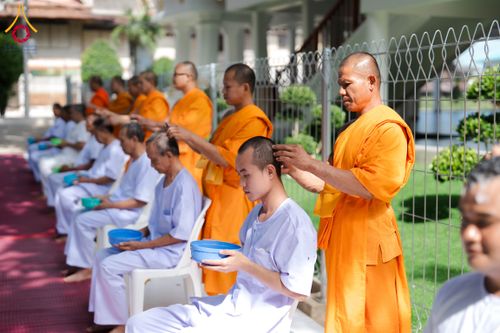 ภาพ No.341245:วันอาทิตย์ที่ 26 กรกฎาคม พ.ศ. 2569 ​โครงการอุปสมบทหมู่บูชาธรรมมหาปูชนียาจารย์ รุ่นที่ ๑ วัดกลางธนรินทร์ ต.บ้านแป้ง อ.พรหมบุรี จ.สิงห์บุรี