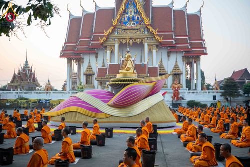 ภาพ No.297316:วันที่ 15 มกราคม พ.ศ.2569 พระธรรมยาตราปฏิบัติธรรมและถ่ายภาพหมู่ประวัติศาสตร์ อนุสรณ์สถานลำดับที่ 4 สถานที่เกิดด้วยกายธรรม  ณ วัดโบสถ์บน ต.บางคูเวียง จ.นนทบุรี ในโครงการธรรมยาตรา กตัญญูบูชา มหาปูชนียาจารย์ พระมงคลเทพมุนี(สด จนฺทสโร) พระผู้ปราบมาร อนุสรณ์ส