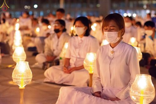 ภาพ No.75297:พิธีจุดประทีปถวายเป็นพุทธบูชา และบูชาธรรมมหาปูชนียาจารย์ ในโครงการธรรมยาตรากตัญญูบูชา มหาปูชนียาจารย์ พระมงคลเทพมุนี(สด จนฺทสโร) พระผู้ปราบมาร ปีที่ 11 ณ อนุสรณ์สถานลำดับที่ 7 สถานที่ขยายวิชชาธรรมกาย วัดพระธรรมกาย จ.ปทุมธานี วันที่ 31 มกราคม พ.ศ. 2566