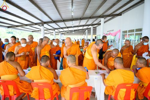 ภาพ No.81206:พิธีถวายสังฆทานแด่คณะสงฆ์ 323 วัด พิธีมอบกองทุนหนุนแรงใจช่วยครูใต้ และพิธีทำบุญอุทิศส่วนกุศลแด่ผู้วายชนม์ในเหตุการณ์ความไม่สงบ ๔ จังหวัดชายแดนภาคใต้  ปีที่ 19 ครั้งที่ 162 วันเสาร์ที่ 27 พฤษภาคม พ.ศ. 2566 ณ ศูนย์ปฏิบัติธรรมภาคใต้ อ.บางกล่ำ จ.สงขลา