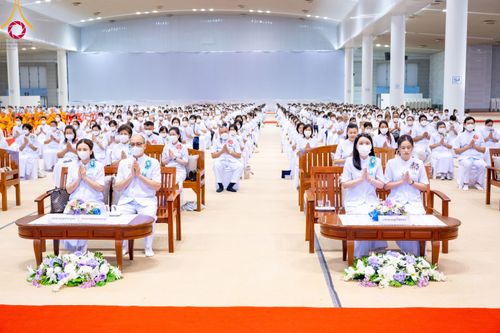 ภาพ No.91032:พิธีบำเพ็ญกุศลสวดพระอภิธรรม  อุบาสกถาวร พรหมถาวร (อุบาสกผู้ปั้นพระ) คืนที่ 6 วันพฤหัสบดีที่ 19 ตุลาคม พ.ศ. 2566 ณ ห้องแก้วสารพัดนึก 1 สภาธรรมกายสากล วัดพระธรรมกาย จ.ปทุมธานี