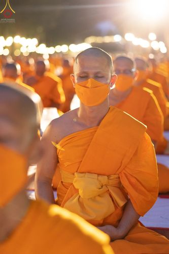 ภาพ No.69346:พิธีจุดประทีปถวายเป็นพุทธบูชา และบูชาธรรมมหาปูชนียาจารย์ ในโครงการธรรมยาตรากตัญญูบูชา มหาปูชนียาจารย์ พระมงคลเทพมุนี(สด จนฺทสโร) พระผู้ปราบมาร ปีที่ 11 ณ อนุสรณ์สถานมหาวิหารพระมงคลเทพมุนี อ.สองพี่น้อง จ.สุพรรณบุรี