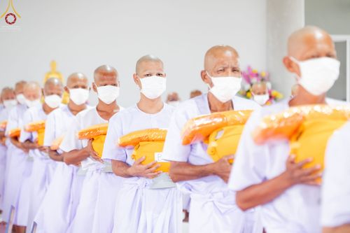 ภาพ No.65694:พิธีปลงผมและพิธีขอขมา มอบบาตรกับผ้าไตร ในโครงการอุปสมบทบูชาธรรม มหาปูชนียาจารย์ประจำปี 2565 ณ ศูนย์ปฎิบัติธรรมสมุทรปราการ(บางบ่อ)  วันอาทิตย์ที่ 20 พฤศจิกายน พ.ศ. 2565