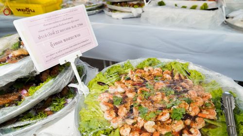 ภาพ No.73783:พิธีถวายภัตตาหารเป็นสังฆทาน แด่คณะพระธรรมยาตราฯ ในโครงการธรรมยาตรากตัญญูบูชา มหาปูชนียาจารย์ พระมงคลเทพมุนี(สด จนฺทสโร) พระผู้ปราบมาร อนุสรณ์สถาน 7 แห่ง ปีที่ 11 วันที่ 22 มกราคม พ.ศ. 2566