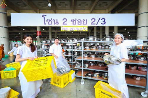 ภาพ No.323722:วันที่ 22 เมษายน พ.ศ.2569(วันคุ้มครองโลก) งานถวายมหาสังฆทาน 40,000 กว่าวัดทั่วประเทศ คณะสงฆ์ฉันภัตตาหารเพล