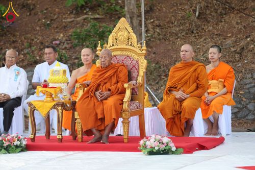 ภาพ No.310304:วันอาทิตย์ที่ 15 กุมภาพันธ์ พ.ศ. 2569 ตักบาตรพระ 1,000 รูป เมืองตรัง ปีที่ 2 ณ ลานพระบรมราชานุสาวรีย์ รัชกาลที่ 5 (หน้าศาลจังหวัดตรัง)อ.เมือง จ.ตรัง