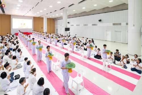 ภาพ No.319332:วันเสาร์ที่ 4 เมษายน พ.ศ.2569 พิธีปลงผมนาคธรรมทายาท โครงการอุปสมบทหมู่ธรรมทายาท ระดับอุดมศึกษา รุ่นที่ 53 ภาคฤดูร้อน ณ มหารัตนวิหารคด 13 วัดพระธรรมกาย