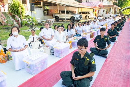 ภาพ No.339153:วันเสาร์ที่ 27 มิถุนายน พ.ศ. 2569 พิธีตักบาตรแด่คณะสงฆ์ 323 วัด 4 จังหวัดชายแดนภาคใต้ พิธีถวายสังฆทานแด่คณะสงฆ์ 323 วัด ปีที่ 22 ครั้งที่ 187 พิธีมอบกองทุนหนุนแรงใจช่วยครูใต้ ปีที่ 19 ครั้งที่ 150 และพิธีทำบุญอุทิศส่วนกุศลให้ผู้วายชนม์