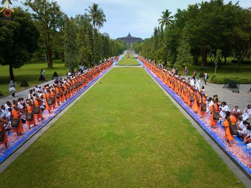 ภาพ No.68481:ธรรมยาตรา ณ มหาเจดีย์บรมพุทโธ ประเทศอินโดนีเซีย วันที่ 24 ธันวาคม พ.ศ. 2565