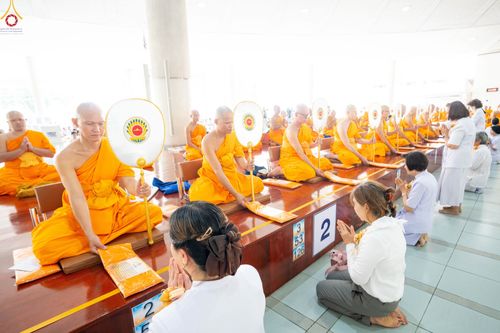 ภาพ No.348215:วันที่ 10 กันยายน พ.ศ.2569 พิธีสวดพระพุทธมนต์ และถวายภัตตาหารเป็นสังฆทาน เนื่องในวันครบ 26 ปี วันคล้ายละสังขาร คุณยายอาจารย์มหารัตนอุบาสิกาจันทร์ ขนนกยูง ณ หอฉันคุณยายอาจารย์ฯ วัดพระธรรมกาย