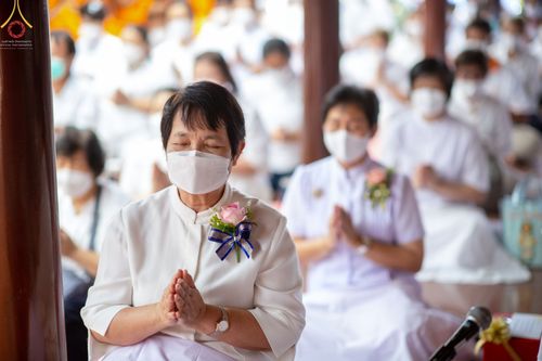 ภาพ No.71592:พระธรรมยาตรา ปฏิบัติศาสนกิจ ทำนุบำรุงศาสนสถาน, ปฏิบัติธรรม ร่วมกับชุมชน,นักเรียนเด็กดีวีสตาร์ และร่วมพิธีทอดผ้าป่าบำรุงศาสนสถาน ในโครงการธรรมยาตรากตัญญูบูชา มหาปูชนียาจารย์ พระมงคลเทพมุนี(สด จนฺทสโร) พระผู้ปราบมาร อนุสรณ์สถาน 7 แห่ง ปีที่ 11 ณ วัดสองพี่น
