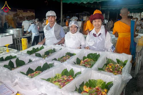 ภาพ No.297825:วันที่ 19 มกราคม พ.ศ. 2569 พิธีถวายภัตตาหารเป็นสังฆทาน แด่พระธรรมยาตรา ณ อนุสรณ์สถานบางปลา วัดบางปลา อำเภอบางเลน จังหวัดนครปฐม ในโครงการธรรมยาตรา กตัญญูบูชา มหาปูชนียาจารย์ พระมงคลเทพมุนี(สด จนฺทสโร) พระผู้ปราบมาร อนุสรณ์สถาน 7 แห่ง ปีที่ 14